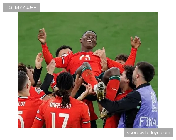 马尔蒂尼战术体系重塑现代足球：防守与进攻理念引发广泛关注