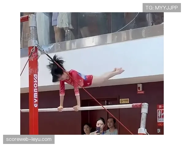 杨威退役后带娃比练体操还狠？这作息表谁看了不说句自律天花板